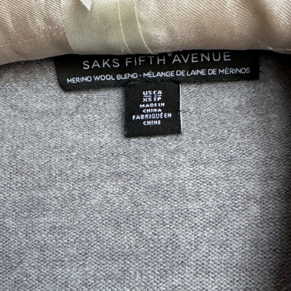 Saks  Fifth Avenue sweater - Picture 3 of 12